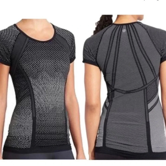 Athleta Fastest Track Tee - Picture 1 of 5